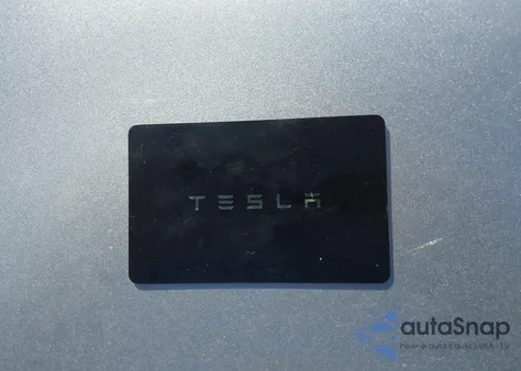 2025 Tesla Model 3 Long Range Rear-Wheel Drive/Standard Rear-Wheel Drive z USA, uszkodzony, nr VIN 5YJ3E1EAXSF890890